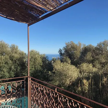 Chambre Rose Gasthuis Bastia (Corsica)