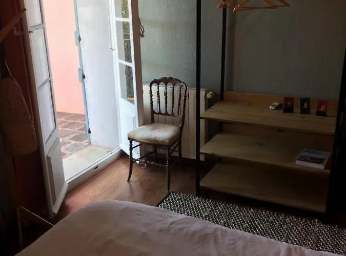 Chambre Rose * Bastia (Corsica)